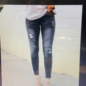 Black distressed skinny jeans